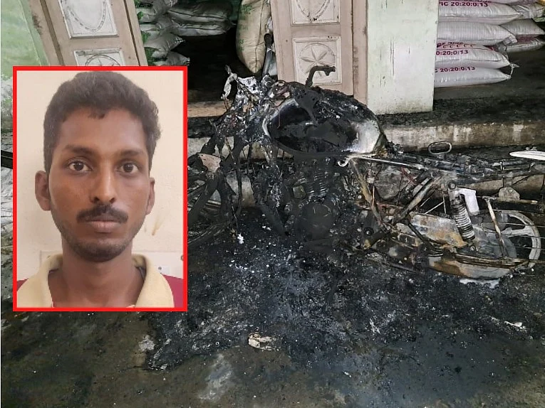 `டூ வீலருக்கு டியூ கட்டலை...' - வண்டிபோன விரக்தியில் 9 டூ வீலர்களை தீவைத்து எரித்த இளைஞர்!