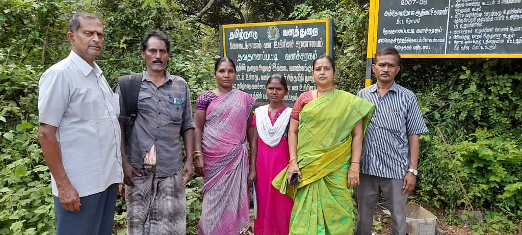 மாணவியை நேரில் சந்திக்கச் சென்ற வங்கி அலுவலர்கள்