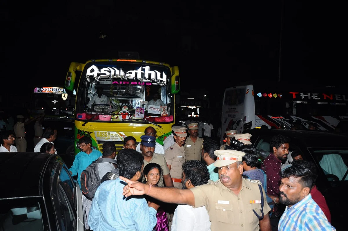 காங்கிரஸ் ஆலோசனைக் கூட்டத்தில் களேபரம்... உருட்டுக் கட்டைத் தாக்குதலில் 3 பேர் படுகாயம்!
