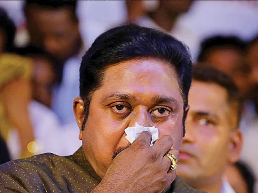 கட்சிக்கு சார்ஜ் ஏற்றுவாரா தினகரன்? - தகிக்கும் அ.ம.மு.க