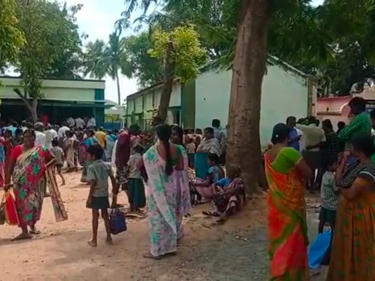தேனி: வடமாநில இளைஞருக்கு அடி, உதை; பள்ளி மாணவர்கள் கடத்தப்பட்டனரா?