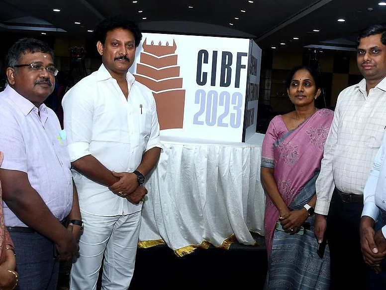 சென்னையில் சர்வதேச புத்தகக்கண்காட்சி: `தமிழ்ப் பதிப்பகங்களை உற்சாகப்படுத்தி வருகிறோம்'- சங்கர சரவணன்