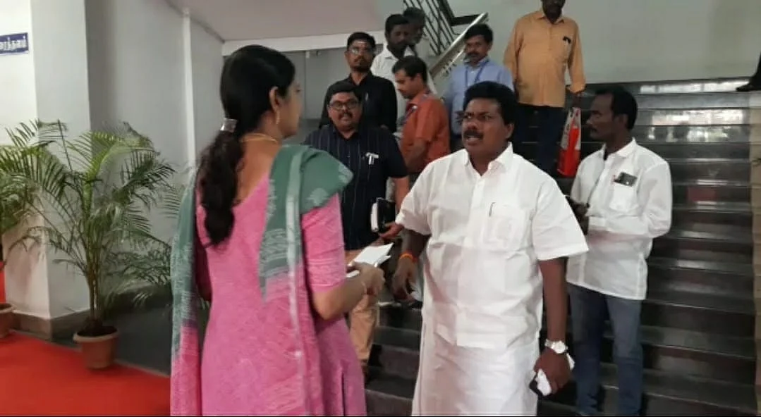 அமைச்சர் கூட்டத்தை புறக்கணித்த திமுக-வினர்? - சேர் கிடைக்காமல் கொதித்த பாமக எம்எல்ஏ- சேலம் சலசலப்பு