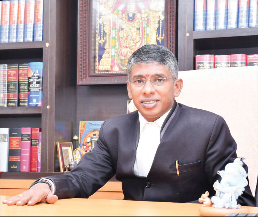 சட்டக் கல்லூரி மாணவன்
லாக்கப் சித்ரவதை... குளறுபடி குற்றப்பத்திரிகை... பிளேட்டை மாற்றிய போலீஸ்!
