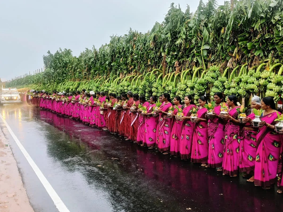 முதல்வர் கரூர் விசிட்: போக்குவரத்தில் குளறுபடி; அல்லாடிய பயணிகள், வாகன ஓட்டிகள்!