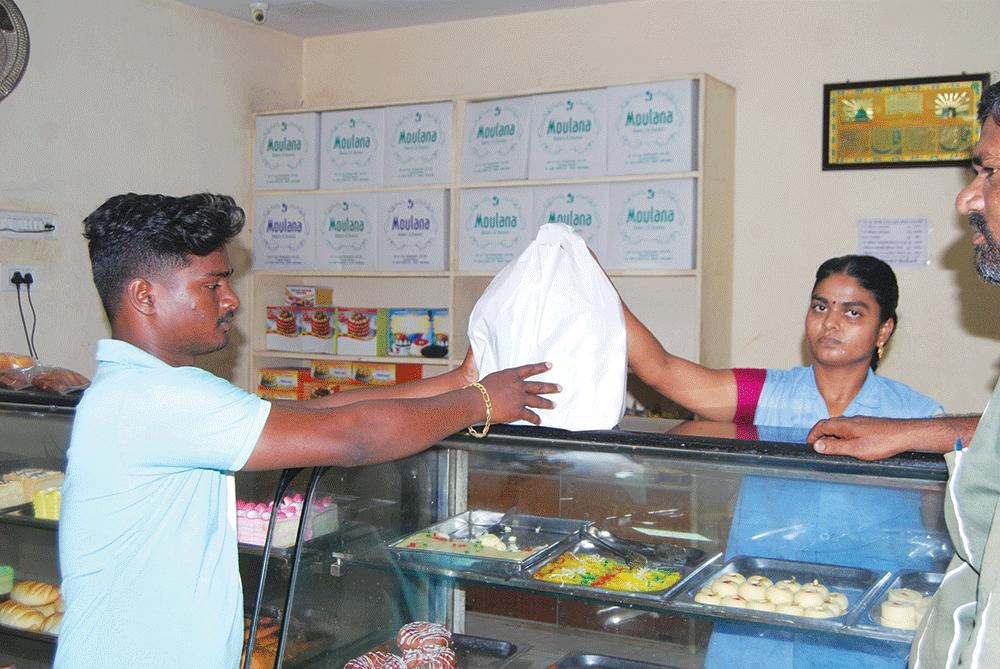 வெளியூர்களுக்கும், வெளிநாடுகளுக்கும் ஏற்றுமதியாகும் கூத்தாநல்லூர் ‘தம்ரூட்’ கேக்..!