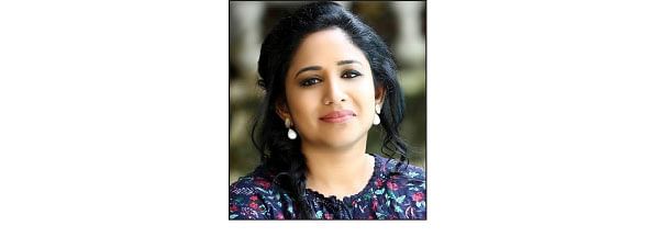 Iஷைனி சுரேந்திரன்