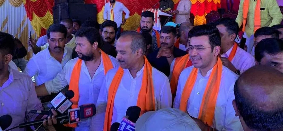 எம்.பி-க்களுடன் சுனில்.