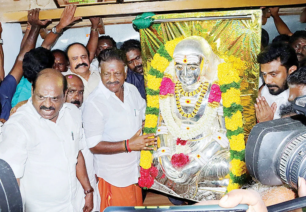 குண்டு வெடிப்பு... கவர்னர்... ஆணையங்கள்... சட்டமன்றம்... என்ன செய்கிறது எதிர்க்கட்சி?