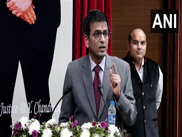 ``ஜனநாயகக் கட்டமைப்பில் கொலிஜியம் உட்பட அனைத்து அமைப்புகளிலும் குறை இருக்கிறது!" - தலைமை நீதிபதி