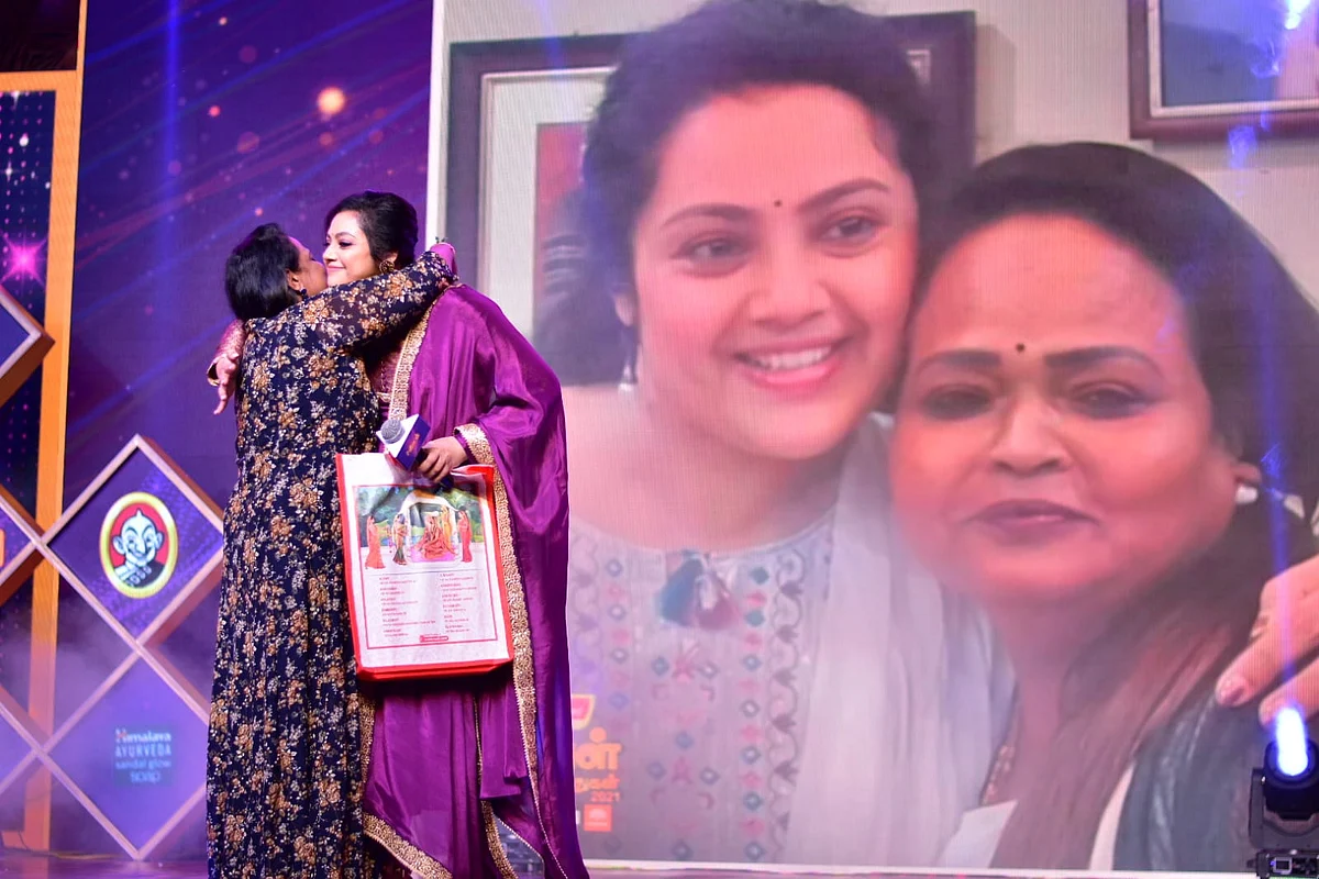``எனக்கு `அன்புள்ள ரஜினிகாந்த்' எனக்கு ஸ்பெஷலான படம்" : `எவர்கிரீன் நாயகி' மீனா