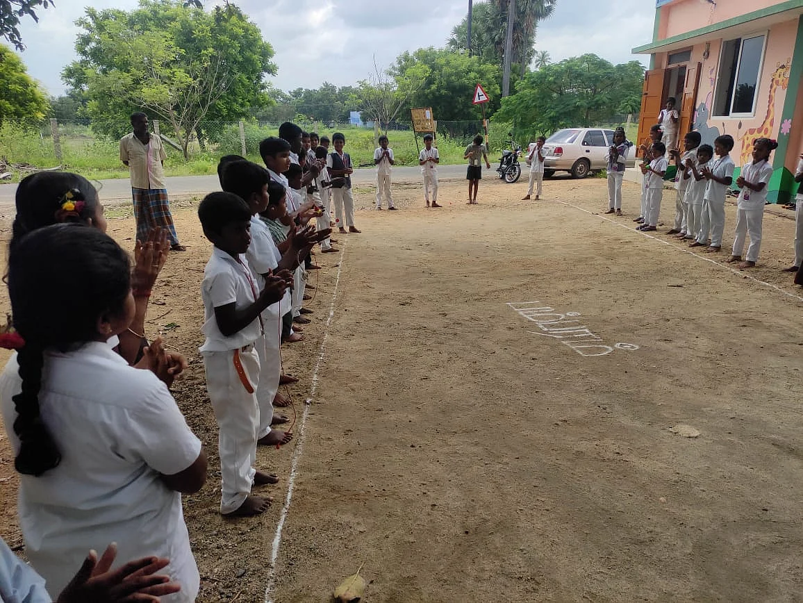 பம்பரம் விடும் போட்டி