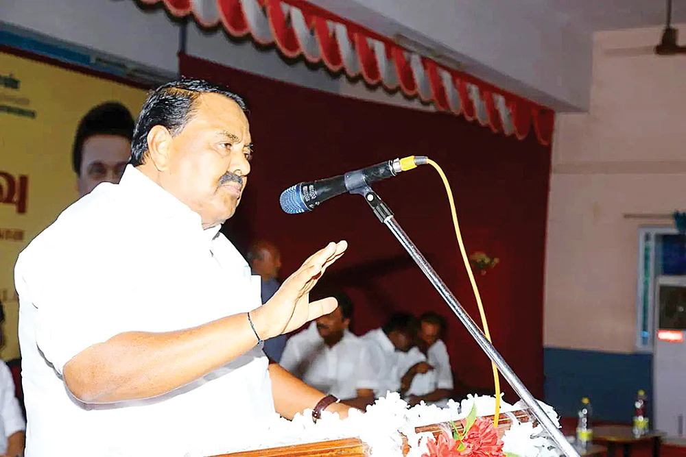 மீண்டும் அடாவடி பேச்சுகள்... அடங்காத அமைச்சர்கள், நிர்வாகிகள்!