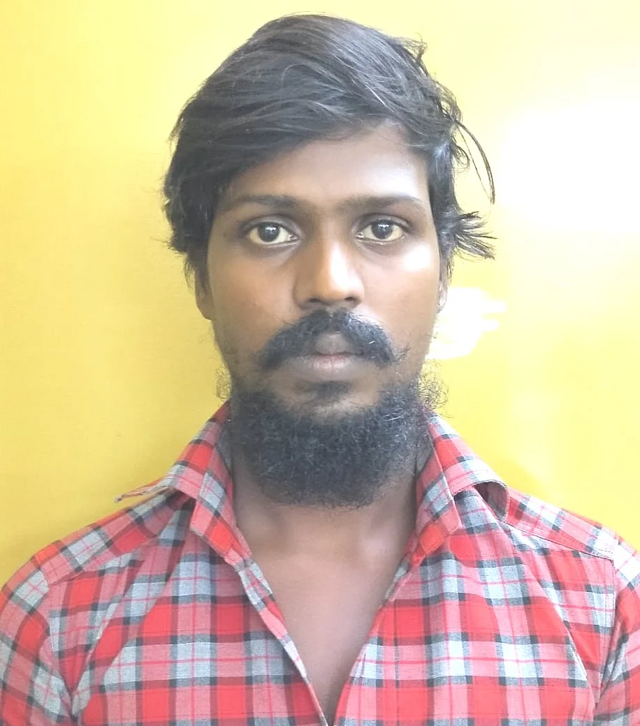 கைதுசெய்யப்பட்ட மாணிக்கம்