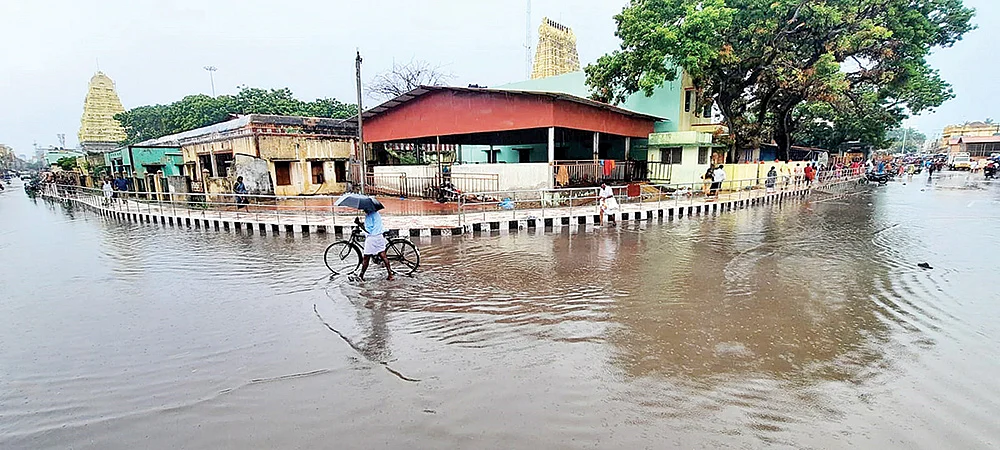 தொடங்கியது பருவமழை... தாங்குமா தமிழ்நாடு!