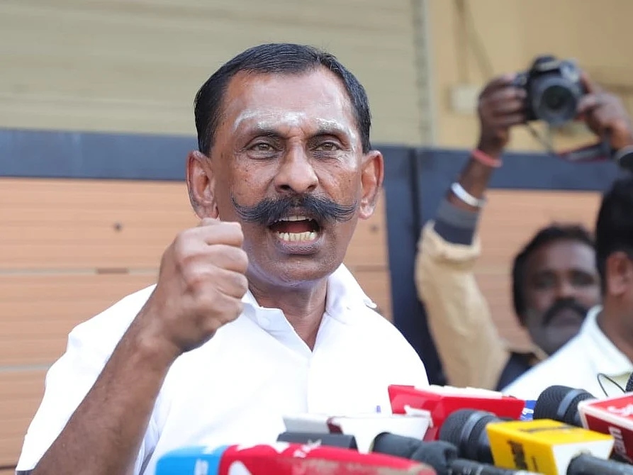 ``நாய் கடித்தால் தாங்கிக்கொள்வேன்... நரி மாதிரி குதறுகிறார்கள்" - பொன்.மாணிக்கவேல் ஆதங்கம்