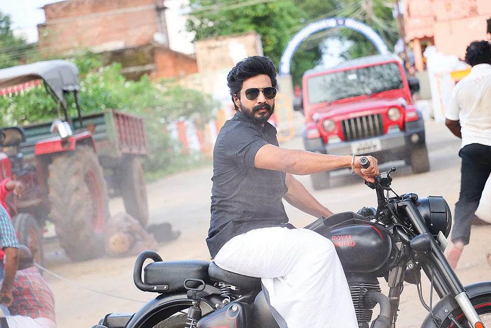 புழுதியில் புரண்டு மோதும் ‘கட்டா குஸ்தி’!
