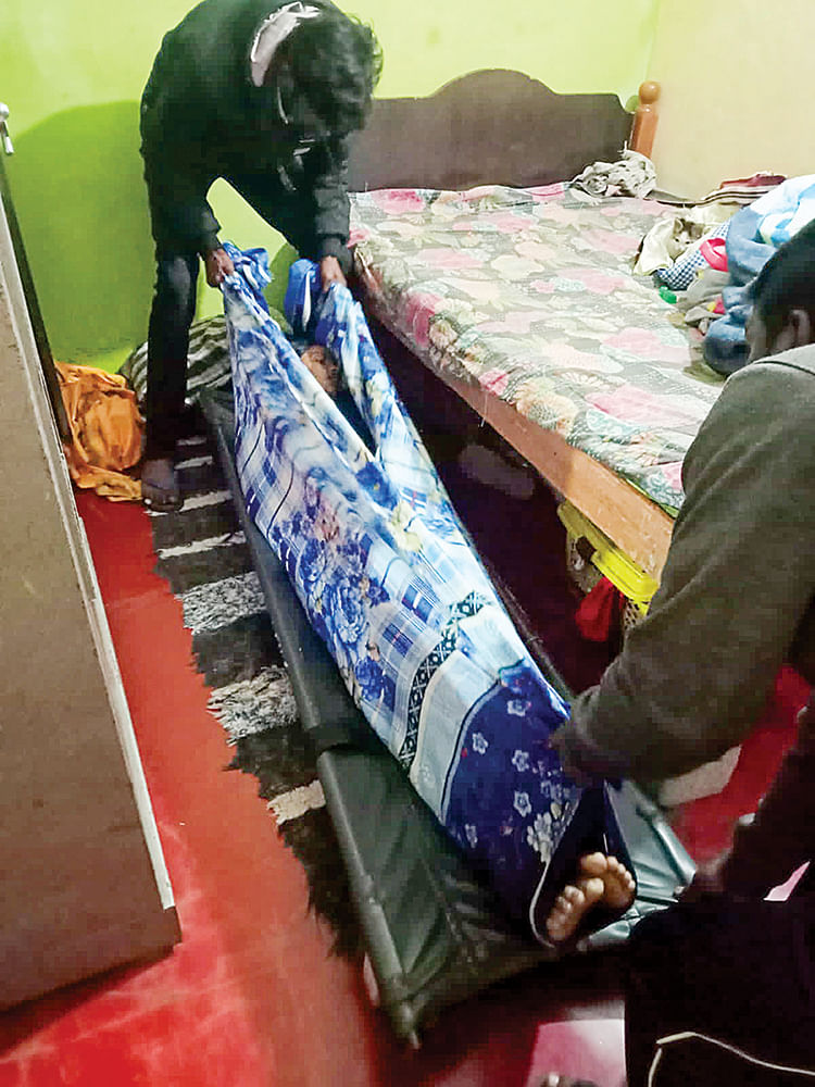 தகாத உறவு, ஆபாச வீடியோ, தற்கொலை... பெண் விவகாரத்தில் சிக்கிய தி.மு.க பிரமுகர்!