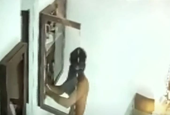 தாம்பரம் நகைக்கடையில் துணிகர கொள்ளை; சிறுவர்கள் உட்பட மூன்று பேர் கைது - நடந்தது என்ன?