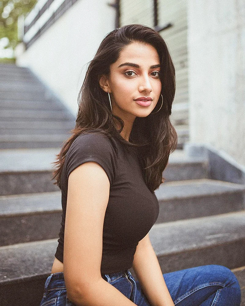 மீனாக்ஷி சௌத்ரி
