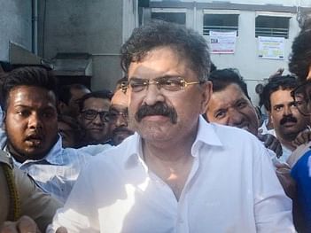 "72 மணி நேரத்தில் 2 பொய் வழக்குகள்... பதவியை ராஜினாமா செய்யப்போகிறேன்!" - தேசியவாத காங்கிரஸ் எம்எல்ஏ