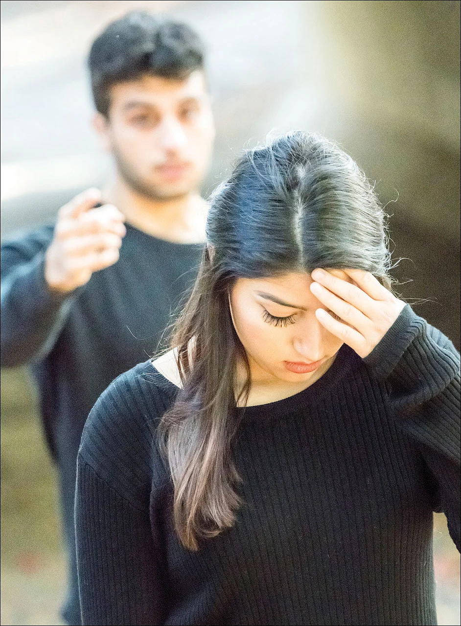 மன உளைச்சல் தரும் Toxic Relationship... உங்கள் உறவில் இருக்கிறதா?