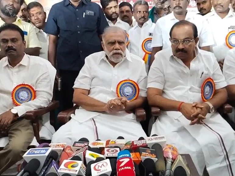 ``மக்கள், முதல்வர் திருப்தி போதும், வேறு யாரையும்..!" - பி.டி.ஆர் பாய்ச்சலுக்கு ஐ.பெரியசாமி பதில்