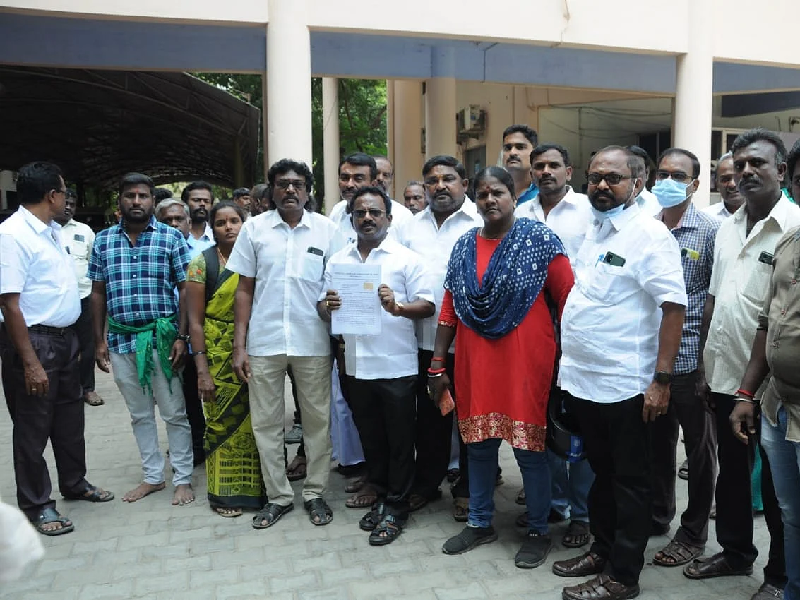 அரசு கேபிள் டிவி சேவை முடக்கம்: `தனியார் நிறுவனங்கள் செய்யும் சதியா?’ - கொதித்த கேபிள் ஆபரேட்டர்கள்