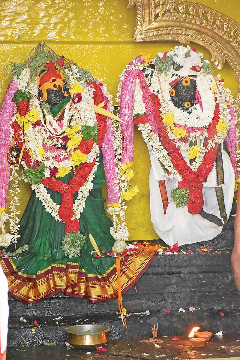 அருள்மிகு பொன் சொரிமுத்து ஐயன்