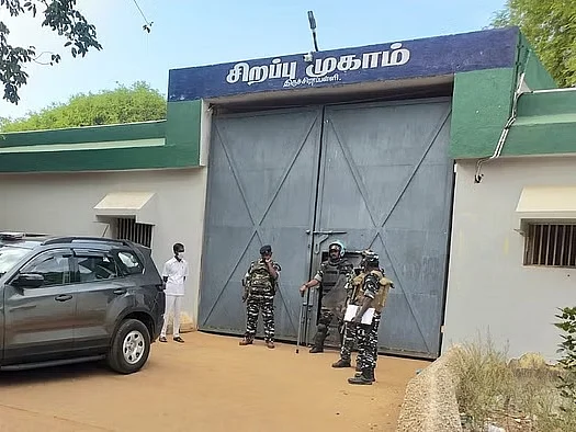 `ஜெயிலைவிடக் கொடுமையா இருக்கு!' - ராஜீவ் கொலை வழக்கில் விடுதலையான இருவர் உண்ணாவிரதத்தால் பரபரப்பு