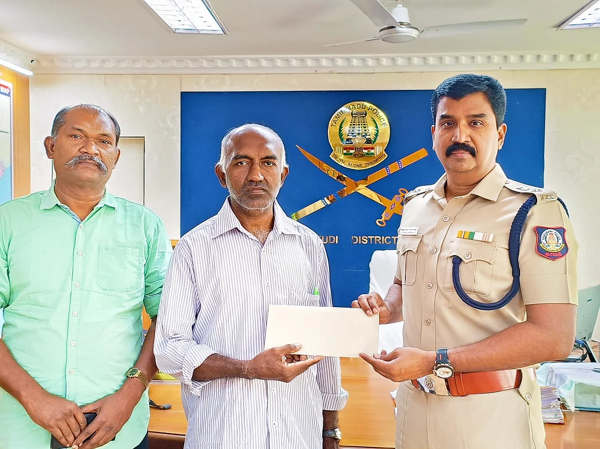 அமேசானில் பரிசு என எஸ்.எம்.எஸ் அனுப்பி மோசடி... அதிரடியாக மீட்ட தூத்துக்குடி சைபர்கிரைம் போலீஸ்!