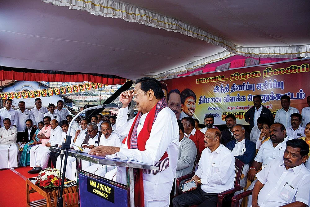 மிஸ்டர் கழுகு: நானாவது தலைவருக்கு ஜால்ரா... ஆனா, நீங்க?
