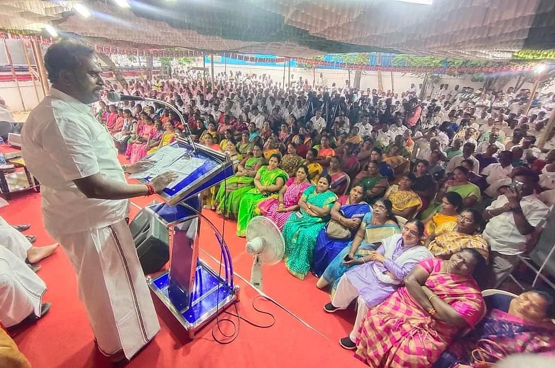 வேலுமணி