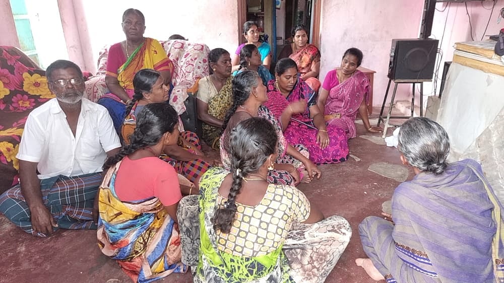 தந்தையுடன் மீன்பிடிக்க சென்ற சிறுவன் சிறை பிடிப்பு... சிறுநீரகம் பாதித்த மகனை நினைத்து கதறும் தாய்!