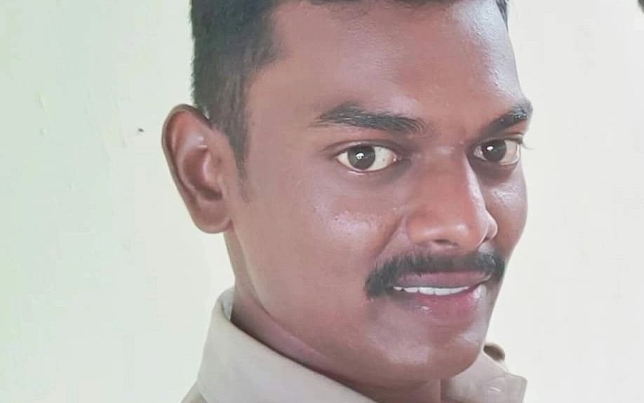 புதுக்கோட்டை: ``எனக்கு வாழவே பிடிக்கவில்லை" - கடிதம் எழுதி வைத்துவிட்டு காவலர் தற்கொலை