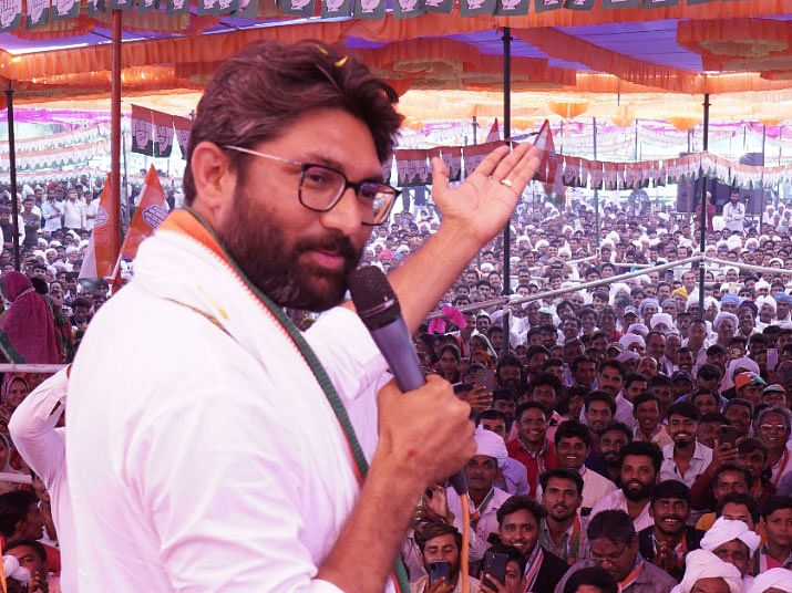 குஜராத் தேர்தல்: மீண்டும் பாஜக-வை வீழ்த்திய ஜிக்னேஷ் மேவானி கடந்து வந்த பாதை!