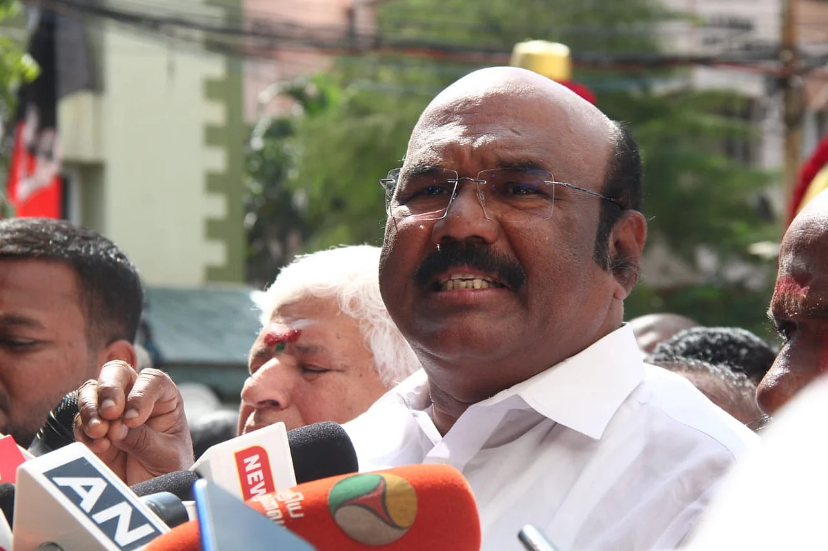 அ.தி.மு.க முன்னாள் அமைச்சர் ஜெயக்குமார்