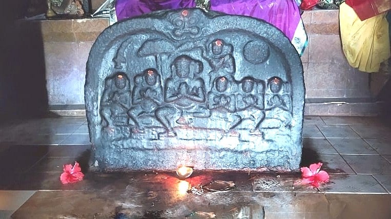 பள்ளிப்படைக் கோயில் சிற்பம்