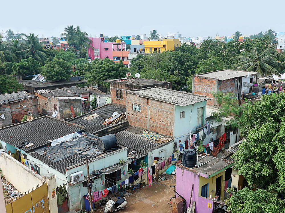 “வீடுகளை உடனே காலி செய்யணும்” - கறார் அதிகாரிகள்... கண்ணீர் சிந்தும் முதல்வர் தொகுதி மக்கள்!