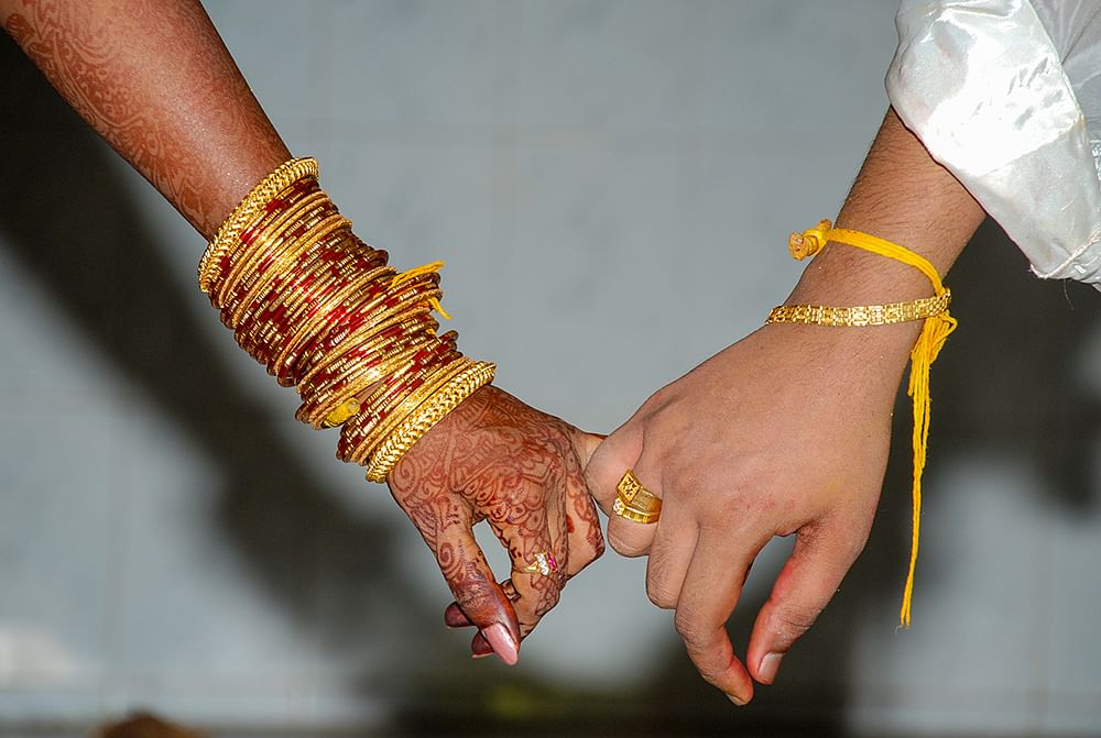 மணப்பெண் கிடைக்காமல் திண்டாட்டம்... மோசடிக் கும்பலுக்கு கொண்டாட்டம்... 