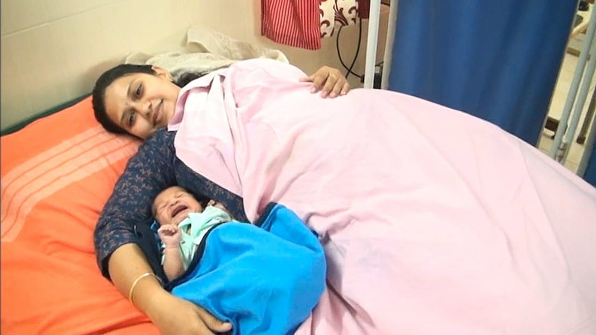 `மக்கள் நம்பிக்கையோடு இங்க வரணும்!’ - அரசு சுகாதார நிலையத்தில் குழந்தை பெற்ற அரசு மருத்துவர் ஹர்ஷிதா