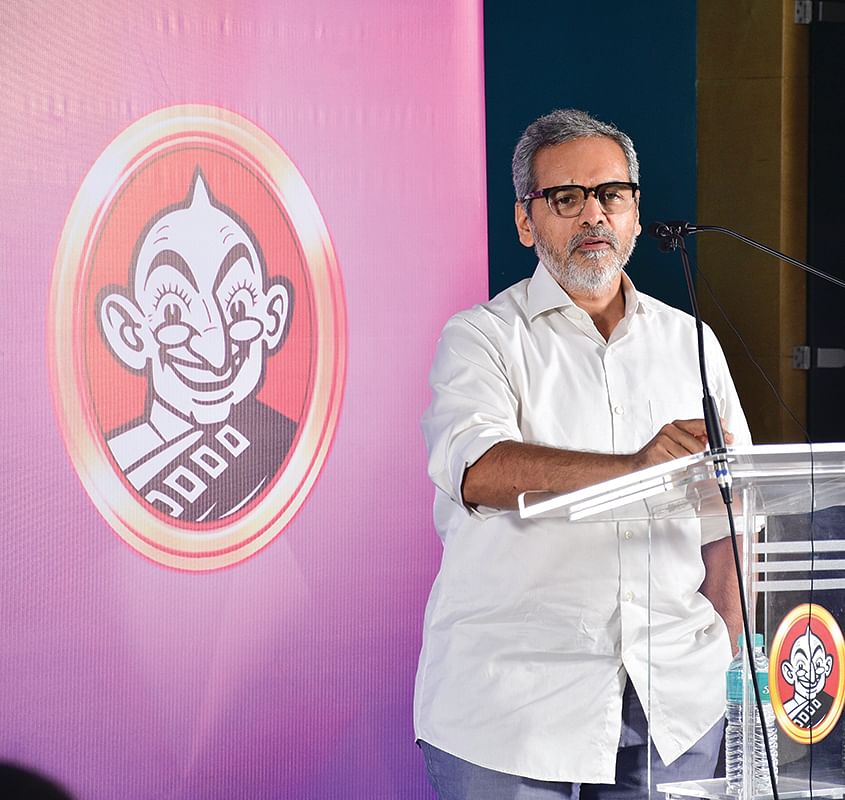 நிர்வாக இயக்குநர்