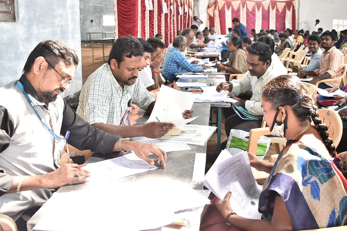 நேர்காணலில் பங்கேற்றோர்
