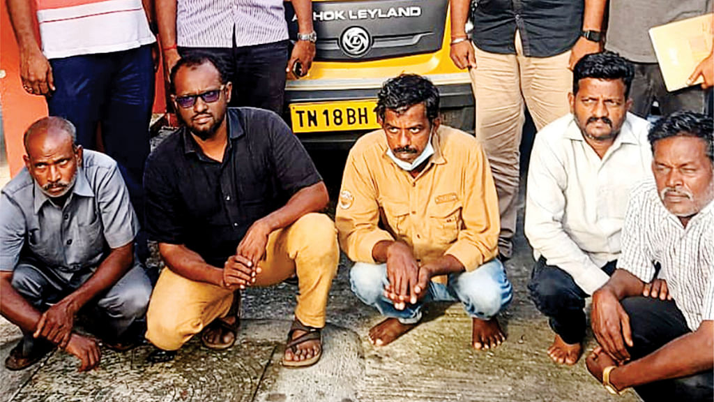 வாகனத் திருட்டு கும்பல்