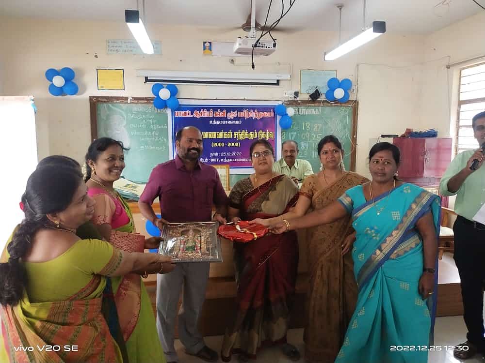 2000 - 2002 ஆசிரியர் பட்டயப் பயிற்சி பயின்றவர்கள்