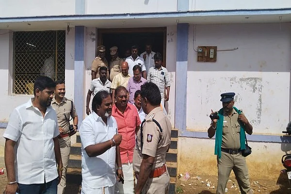 முன்னெச்சரிக்கை நடவடிக்கையாக பா.ஜ.க-வினர் கைது