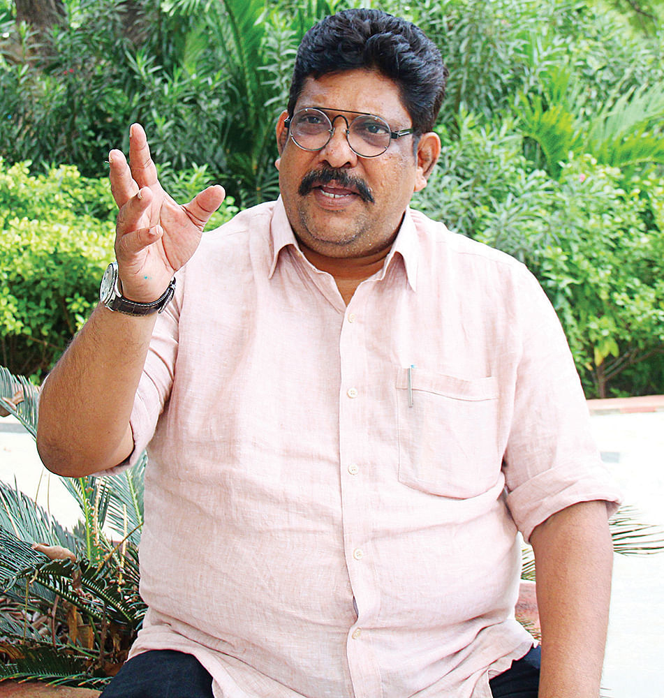 பா.ஜ.க-வை வளர்க்க, தன் பதவியை பயன்படுத்துகிறார் ஆளுநர்!