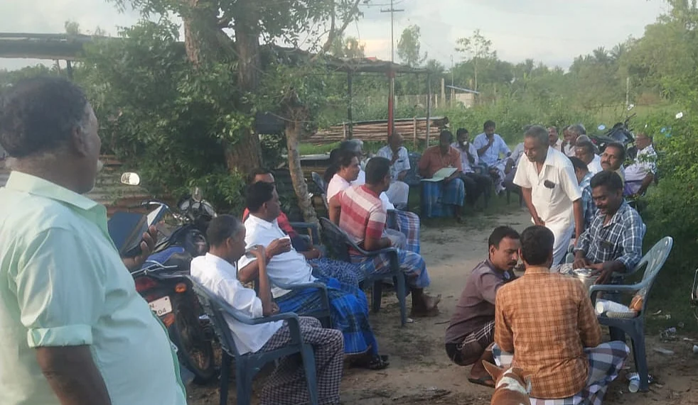 கிராமத்தினர்