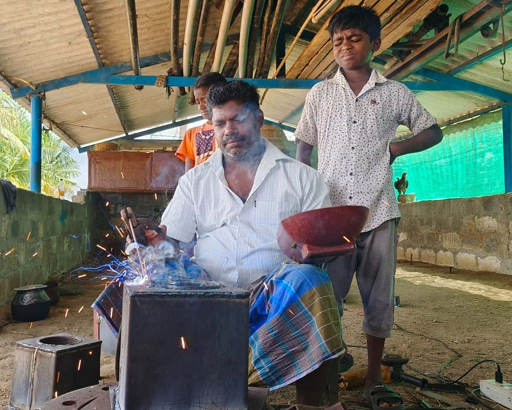 நவீன விறகு அடுப்பை உருவாக்கும் செல்வம்