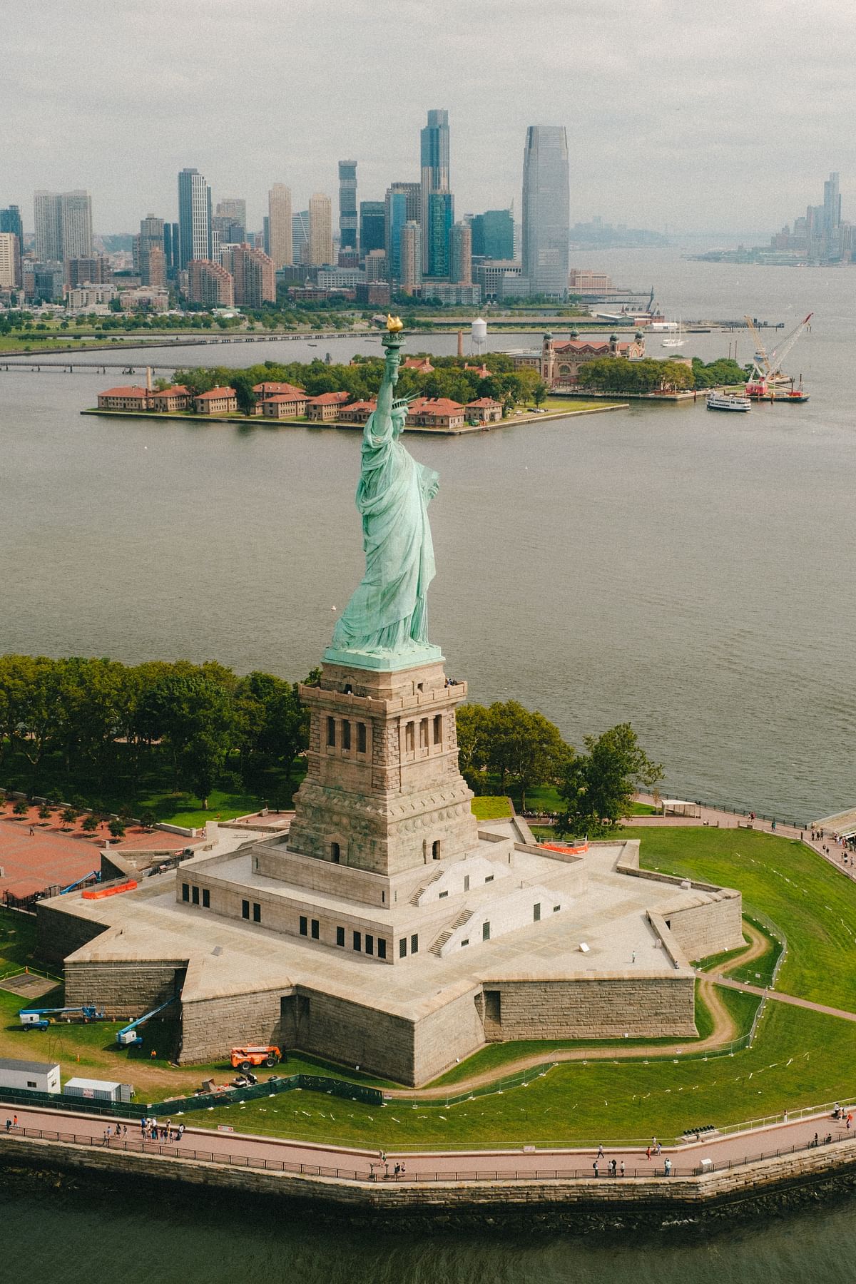  Statue of Liberty 